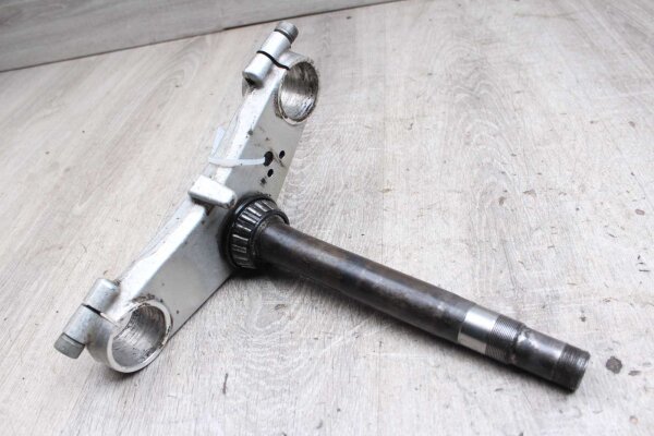 Fork bridge below Suzuki GSX-R 750 GR75A 85-87