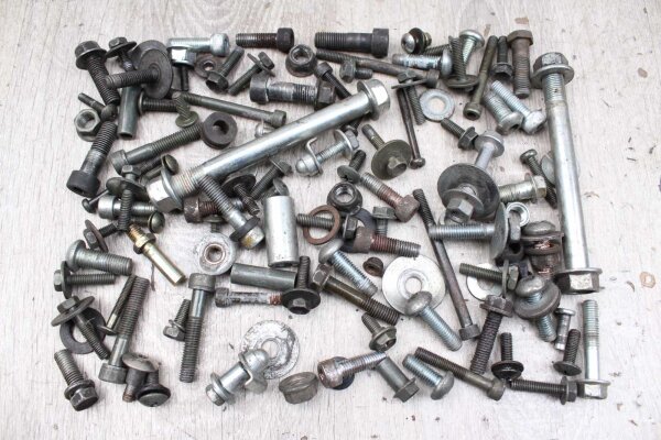 Konvolut Residual Divers Suzuki GSF 600 S Bandit GN77B/96 96-99