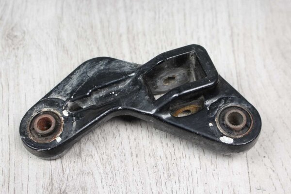 Jalkatuen kiinnityslevy, edessä oikea Suzuki GSX 600 F GN72B 88-97