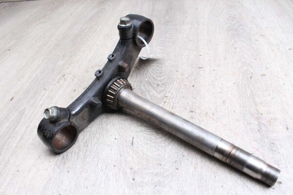 Fork bridge in front below Yamaha FZR 600 3HE 89-93