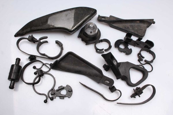 Konvolut Restteile Divers Yamaha YZF R1 RN01 98-99
