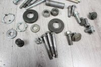 Sekalainen erä jäljellä olevia osia Divers Yamaha XV 535 H Virago 2YL 88-95