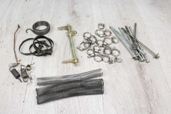 Blandet parti af resterende dele Divers Yamaha XV 535 H Virago 2YL 88-95