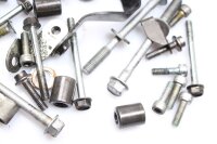 Blandet parti af resterende dele Divers Yamaha YZF R6 RJ11 06-07