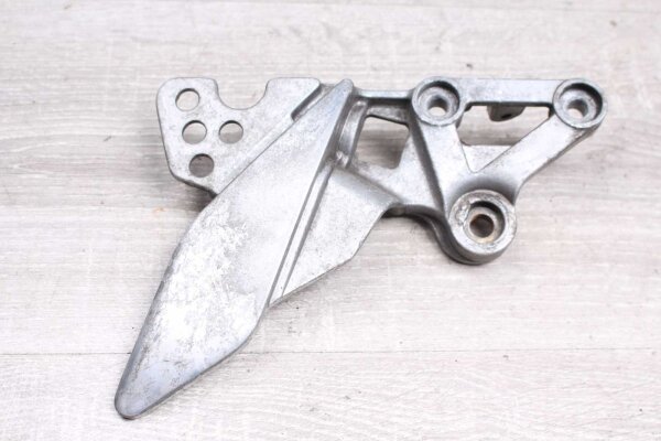 Footrest mounting plate, front right Yamaha FZR 1000 Exup 3LE 89-93