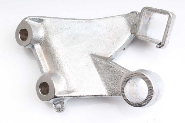 Jalkatuen kiinnityslevy, edessä oikea Yamaha V-Max 1GR 85-86